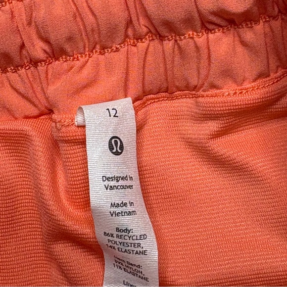Lululemon Hotty Hot Low-Rise Lined Short 4" - Picture 3 of 5